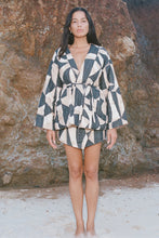 Load image into Gallery viewer, ZULU & ZEPHYR - MOSAIC QUILTED LINEN BLEND REVERSIBLE JACKET