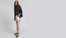 Load image into Gallery viewer, ONETEASPOON - PEARL OUTLAW MID LENGTH SHORT