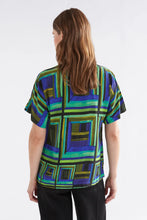 Load image into Gallery viewer, ELK - IDEELL SILKY V-NECK TOP / Salone print