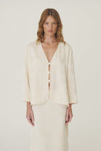Load image into Gallery viewer, ROWIE - ATTA JACQUARD TANG SHIRT - IVORY FLORAL