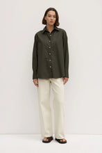 Load image into Gallery viewer, ASSEMBLY - EVERYDAY POPLIN SHIRT / sorrel