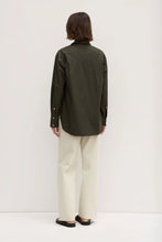 Load image into Gallery viewer, ASSEMBLY - EVERYDAY POPLIN SHIRT / sorrel