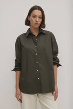 Load image into Gallery viewer, ASSEMBLY - EVERYDAY POPLIN SHIRT / sorrel