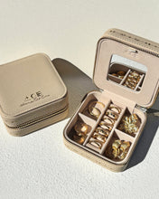 Load image into Gallery viewer, ARMS OF EVE - MONROE JEWELLERY CASE
