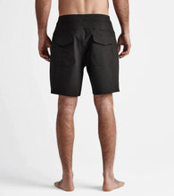 Load image into Gallery viewer, ROARK - LAYOVER 2.0 SHORT - Black