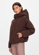 Load image into Gallery viewer, THE UPSIDE - MERCER HOODED PUFFER JACKET / cocoa