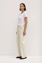 Load image into Gallery viewer, ASSEMBLY - WOMENS RELAXED JEAN / CHALK