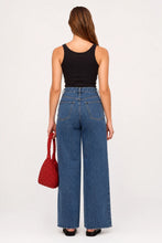 Load image into Gallery viewer, ZULU & ZEPHYR - SIGNATURE RELAXED STRAIGHT JEAN / indigo