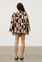 Load image into Gallery viewer, ZULU & ZEPHYR - MOSAIC QUILTED LINEN BLEND REVERSIBLE JACKET