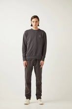 Load image into Gallery viewer, NEUW DENIM - STUDIO RELAXED TWILL - Cocoa

