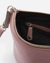 Load image into Gallery viewer, STITCH & HIDE CASSIE CLUTCH - DUSTY ROSE