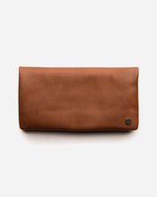 Load image into Gallery viewer, STITCH &amp; HIDE - JESSE CLASSIC WALLET in MAPLE
