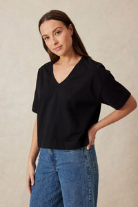 CERES LIFE - BOXY V-NECK TEE / BLACK