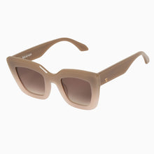 Load image into Gallery viewer, VALLEY - BRIGADA TOFFEE FADE TO IVORY /BROWN GRADIENT
