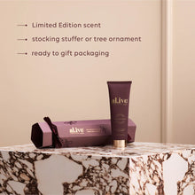 Load image into Gallery viewer, ALIVE - HAND CREAM CRACKER / sweet plum &amp; berries
