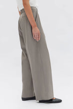 Load image into Gallery viewer, ASSEMBLY - ARIA WIDE LEG PANT in ASH

