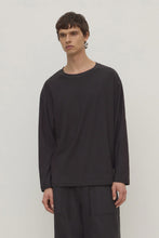 Load image into Gallery viewer, ASSEMBLY - BILLIE COTTON HEMP L/S TEE - washed black
