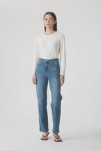 Load image into Gallery viewer, OUTLAND DENIM - ZOE JEAN 28' in Liberty
