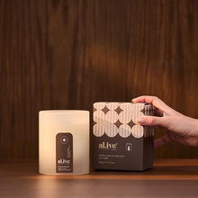 Load image into Gallery viewer, ALIVE - SOY CANDLE VANILLA CREAM TONKA BEAN
