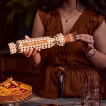Load image into Gallery viewer, ALIVE - HAND CREAM CRACKER / cinnamon &amp; citrus
