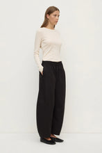 Load image into Gallery viewer, ASSEMBLY - LOLA BARREL PANT / black
