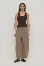 Load image into Gallery viewer, ASSEMBLY - ELAINE WASHED COTTON PANT / dark sand
