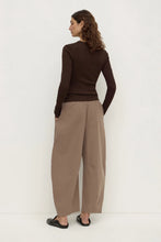 Load image into Gallery viewer, ASSEMBLY - ELAINE WASHED COTTON PANT / dark sand
