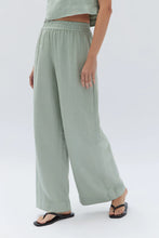 Load image into Gallery viewer, ASSEMBLY - NILSA LINEN PANT - NETTLE
