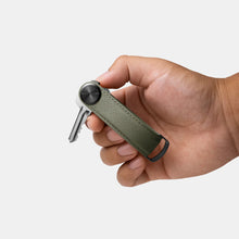 Load image into Gallery viewer, ORBITKEY - PRO KEY ORGANISER - SAFFIANO  LEATHER OLIVE
