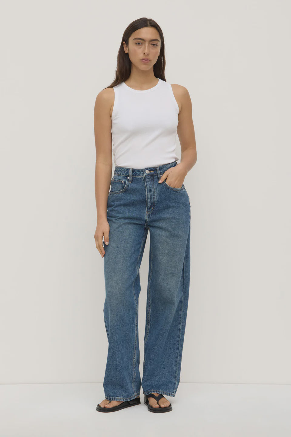 ASSEMBLY - OVERSIZED HIGH RISE JEAN / dark indigo fade