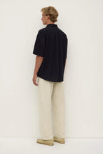 Load image into Gallery viewer, ASSEMBLY - RAINE SHORT SLEEVE SHIRT / Navy
