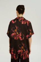 Load image into Gallery viewer, SUMMI SUMMI - BUTTON UP S/S SHIRT chocolat petals
