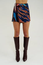 Load image into Gallery viewer, SUMMI SUMMI - ASYM SKORT BORDEAUX
