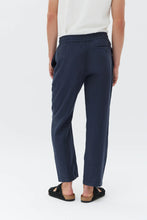 Load image into Gallery viewer, ASSEMBLY - TIDE LINEN PANT TRUE NAVY
