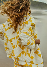 Load image into Gallery viewer, THE UPSIDE - ETOILE CARMEN QUILTED JACKET / golden sand
