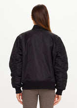 Load image into Gallery viewer, THE UPSDIE -TRIBUTE BOMBER JACKET / black
