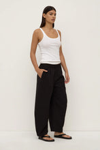 Load image into Gallery viewer, ASSEMBLY - LOLA BARREL PANT / BLACK

