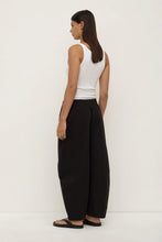 Load image into Gallery viewer, ASSEMBLY - LOLA BARREL PANT / BLACK
