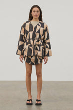 Load image into Gallery viewer, ZULU &amp; ZEPHYR - MOSAIC QUILTED LINEN BLEND REVERSIBLE JACKET
