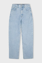Load image into Gallery viewer, ZULU &amp; ZEPHYR - MID RISE JEAN / light wash
