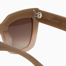 Load image into Gallery viewer, VALLEY - BRIGADA TOFFEE FADE TO IVORY /BROWN GRADIENT
