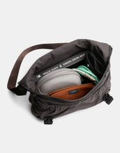 Load image into Gallery viewer, BELLROY - CINCH MESSENGER BAG  12L / CHARCOAL
