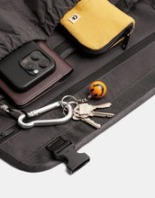 Load image into Gallery viewer, BELLROY - CINCH MESSENGER BAG  12L / CHARCOAL
