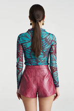 Load image into Gallery viewer, SUMMI SUMMI / LS MESH ROUCHED SKIVVY / JADE BUTTERFLY
