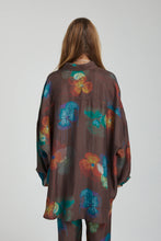 Load image into Gallery viewer, SUMMI SUMMI - LS OVERSIZED SHIRT /PANSY DRIP
