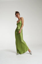 Load image into Gallery viewer, SUMMI SUMMI - MAXI SIREN DRESS / moss
