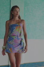 Load and play video in Gallery viewer, SUMMI SUMMI - SHIFT TUNIC TOP / Bananas
