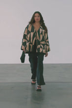 Load and play video in Gallery viewer, ZULU &amp; ZEPHYR - MOSAIC QUILTED LINEN BLEND REVERSIBLE JACKET
