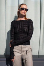 Load image into Gallery viewer, ROWIE THE LABEL - SAMANTHA CLOVER LACE TOP / noir
