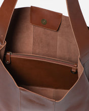 Load image into Gallery viewer, STITCH &amp; HIDE - PENNI TOTE in MAPLE
